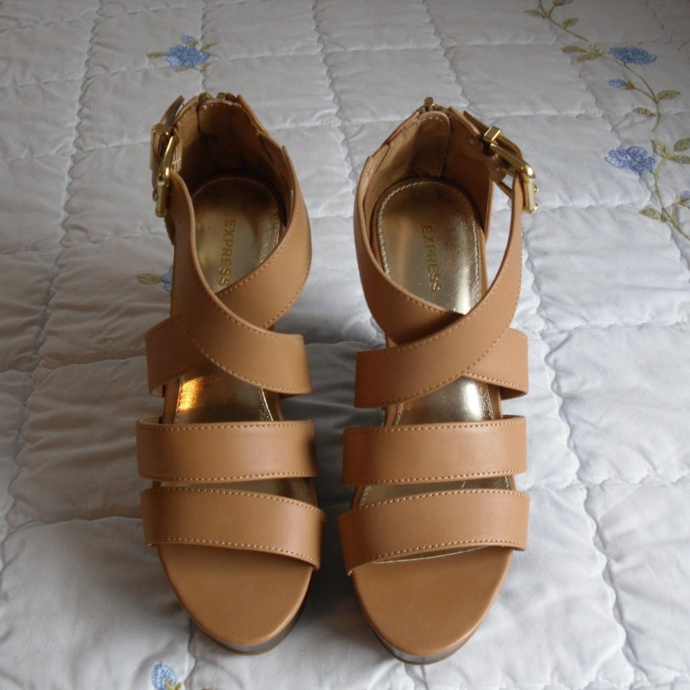 express wedge sandal